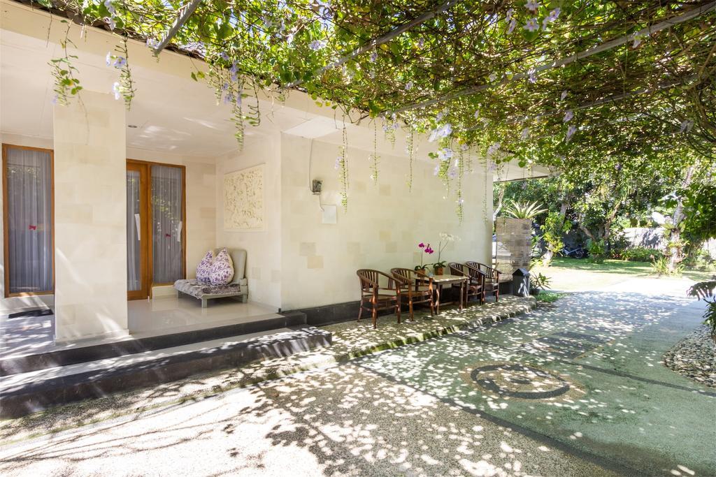 M.A Home Stay Nusa Dua  Exteriör bild